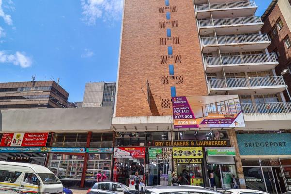 Discover the pinnacle of urban living with our spacious, budget-friendly flats, ideally located in the heart of Braamfontein&#39;s ...