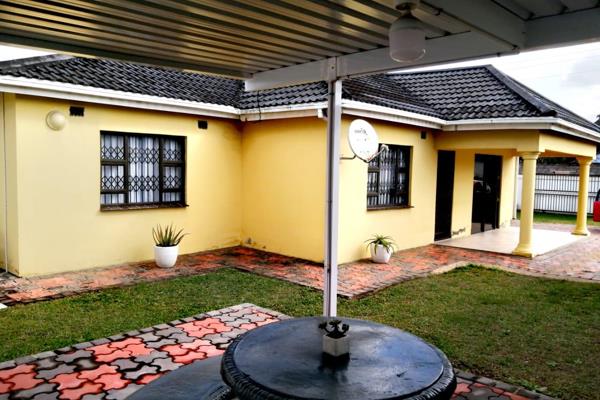 Esikhawini Rural property - CASH SALE ONLY. It has 2 bedrooms, 1 bathroom, and air conditioner, lounge, 1 garage &amp; an entertainment ...