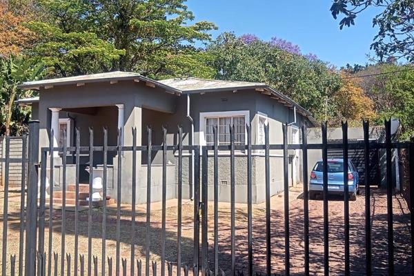 This  property is available IMMEDIATELY for rental in Capital Park
Closed to all amenities like Steve Biko Academic hospital
Capital ...