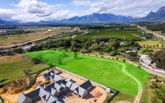 Vacant Land / Plot for sale in Val de Vie Estate