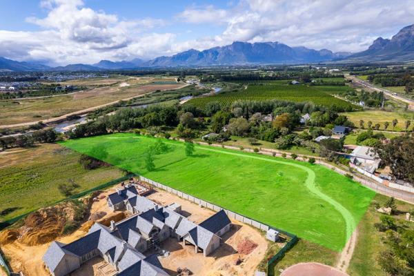 No transfer duty-vat inclusive.
Exclusive Sole Mandate. At 12 779 m2 this generously proportioned stand in the desirable Val De Vie ...