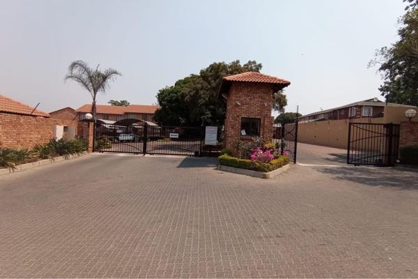 2 bedroom 1 bathroom Townhouse to rent. Immaculate and fully furnished apartments. To rent in the heart of Midrand at Jasper hill ...