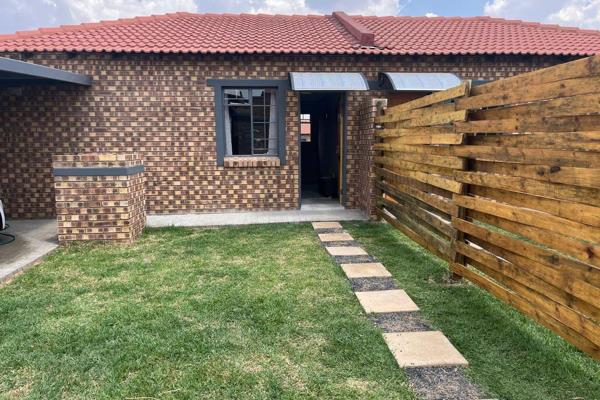 *PRICE REDUCED TO R690,000 FOR THE FIRST 10 UNITS SOLD, THEREAFTER R780,000**
Introducing brand new 2-bedroom houses nestled ...