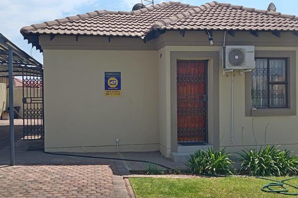 Charming Family Home in Mahlasedi Park, Polokwane

Welcome to your dream family home located in the sought-after neighborhood of ...