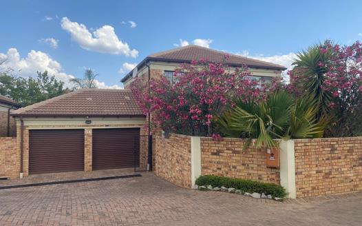 4 Bedroom Townhouse for sale in Fourways