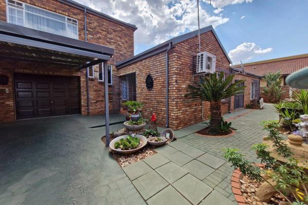 Lovely 3bedroom house for sale situated in the very popular Eldoraigne area, easy access ...