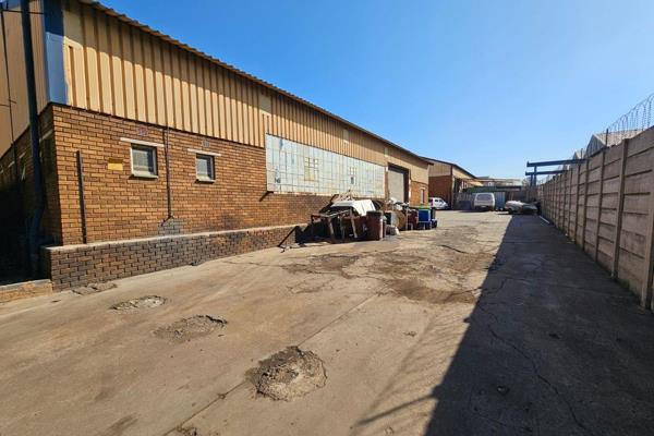 This 386m2 factory is now available for lease in a secure industrial park in the highly ...