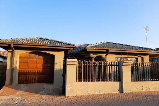 3 Bedroom House for sale in African Jewel