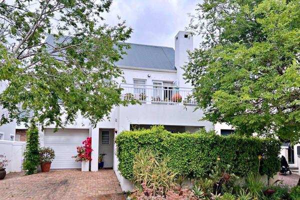 Beautiful family home in secure Capolavoro Estate. The Estate is in the heart of the beautiful Banhoek Valley, with views of mountains ...