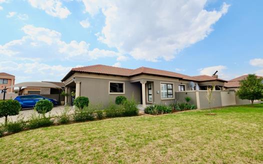 3 Bedroom House for sale in Brakpan North