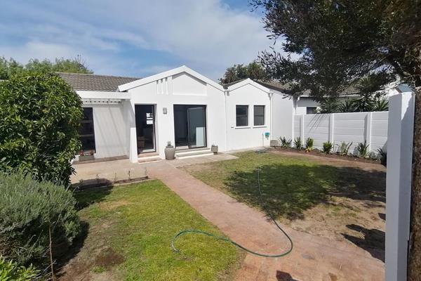 Situated in the suburb of Winelands in Table View, this newly renovated 3 Bedroom, 2 Bathroom house will appeal to so many.

With no ...