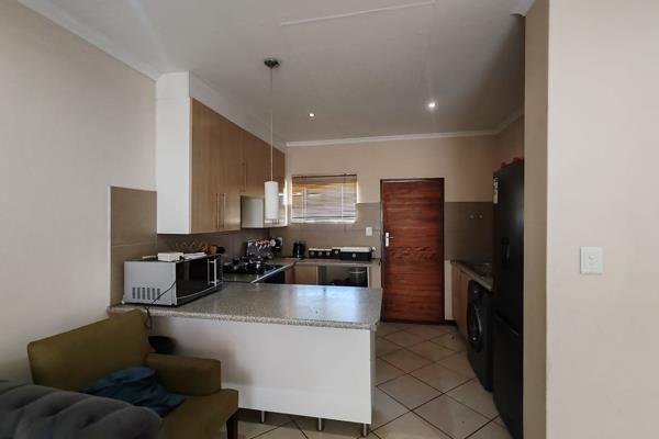 This charming 2-bedroom, 1-bathroom apartment offers the ideal space for modern living. Featuring an open-plan kitchen that flows into ...