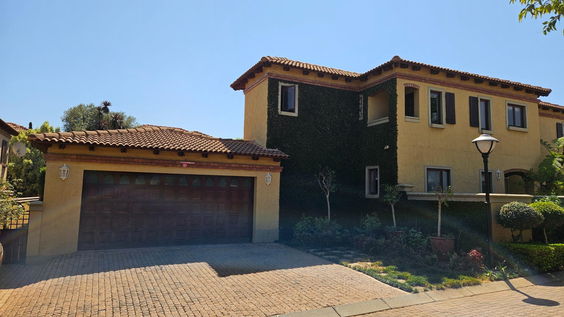 5 Bedroom House for sale in Faerie Glen 20 Villa Olympus, Faerie Glen