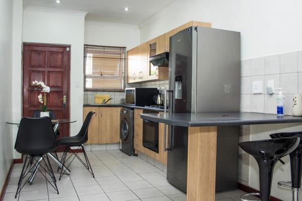 2 Bed 1 Bath Apartment to Rent in Ferndale, Randburg for R6500 per month. The complex is ...