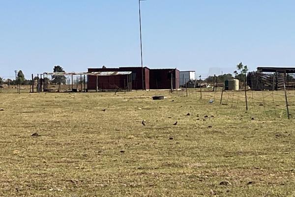 This piece of land comes with one functional borehole, kraal, temporary zinc shelter and camps for livestock.

Ideal for those who ...