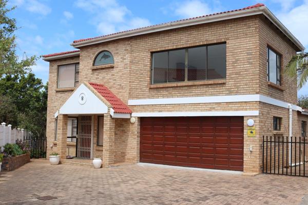 Joint Mandate
This prestige house offers you the following:
Main House:
3 Bedrooms2 Full Bathrooms
Kitchen with scullery
Dining ...