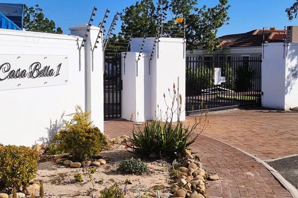 Three bedroom House in Casa Bella Estate close to Zevenwacht Mall..

Viewing by appointment only. Any day of the week can be arranged.
This property is modern and checks all the boxes. The property offers:
3 Bedrooms with ...