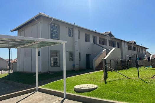 2 Bedroom Apartment / Flat for sale in Randfontein Central