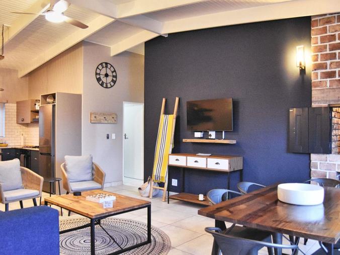 Commercial Property for Sale in Henties Bay Central