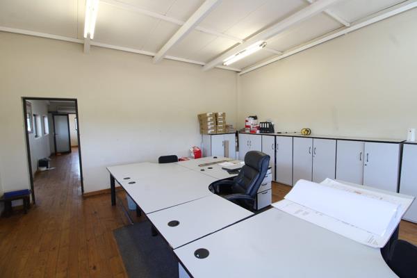 This property offers Modern Commercial Offices To Rent and is located within easy access to the N12 Highway Potchefstroom and the city ...