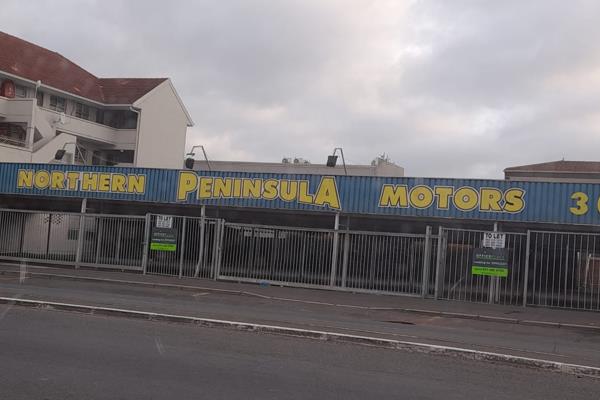 Multiple usage either as car lot or other on main road 
Close to public transport etc
Has a car bay area
could be used for new ...