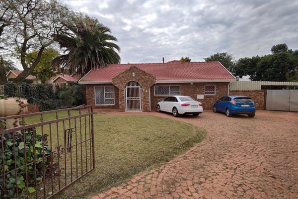 This charming three-bedroom, two-bathroom home, nestled on a generous 950m&#178; lot, is now on the market, offering a perfect blend of ...