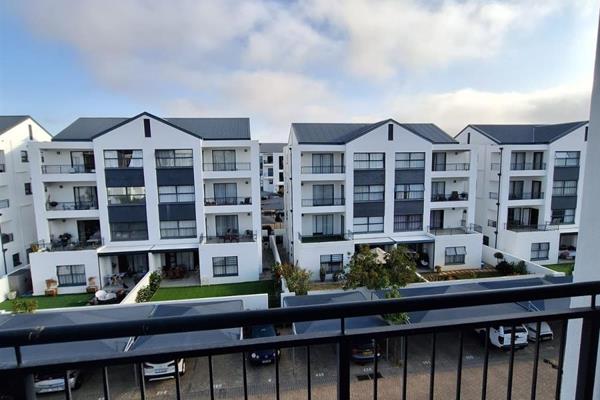 Investment opportunity in sought after&#160;Secure Lifestyle Estate 
Pet friendly, Modern&#160; Apartment. Call for a private viewing. ...