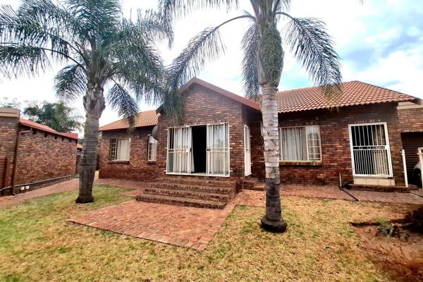 This lovely townhouse... home with 3 bedrooms 2 bathrooms is situated in a well secured ...