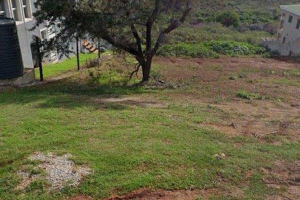 Plot available in a quiet street in Wavecrest.
Beautiful views of nature and walled on two sides.

Jeffrey’s Bay is world renowned ...