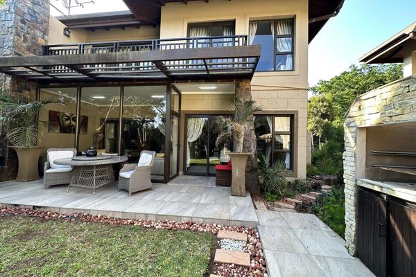 This elegant 4-bedroom townhouse in the exceptional Zimbali Estate offers easy living with access to world class amenities.

Set on two ...