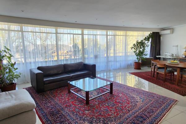 Bryanston newly renovated modern top floor apartment in a stunning complex. 
Beautiful ...