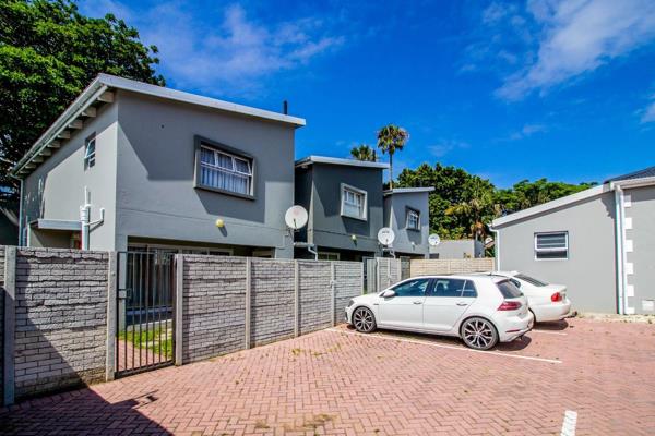 Modern Townhouse in Vincent

This townhouse offers modern finishes throughout, featuring an open-plan kitchen, dining area, and ...