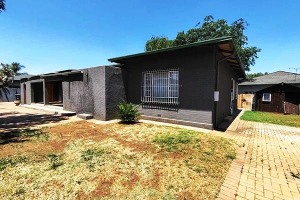 Located on a desirable corner stand in the boundary of Boksburg West and Comet, this property offers a fantastic blend of comfort ...