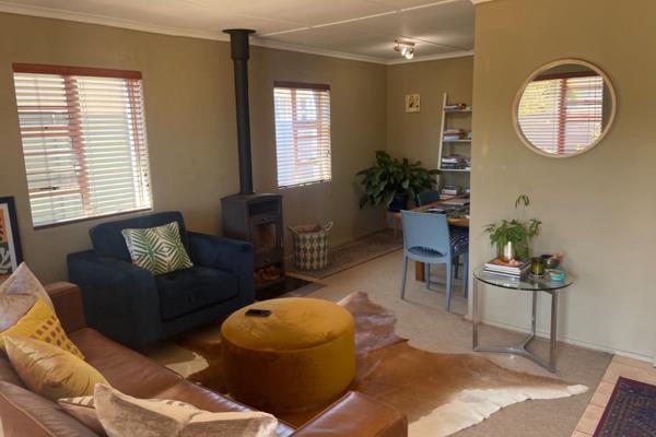 SOLE and EXCLUSIVE MANDATE!

Prime Location in Old Strandfontein
This freestanding, 3-bedroom home offers a fantastic opportunity to ...