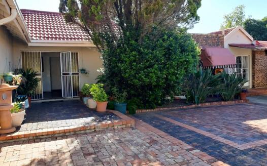 4 Bedroom House for sale in St Helena