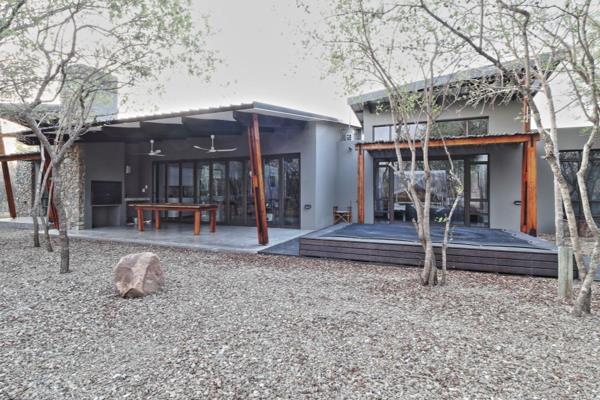 This Gorgeous property in the exquisite Mjejane Nature Estate opened to the prominent Kruger National Park and is the perfect balance ...