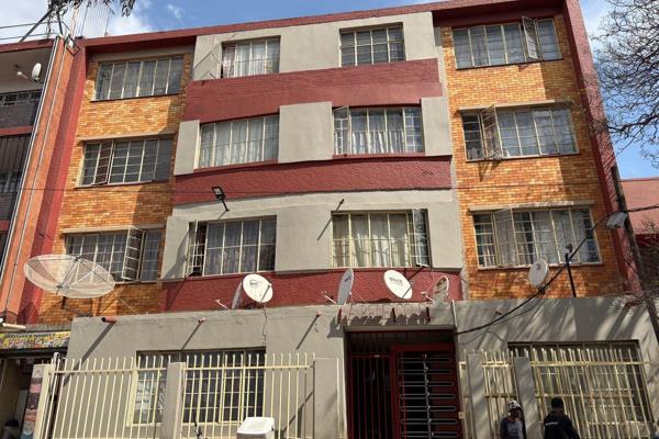 LA RENA - Neat secure block of flats in Bellevue.
The building consists of a total of 16 ...