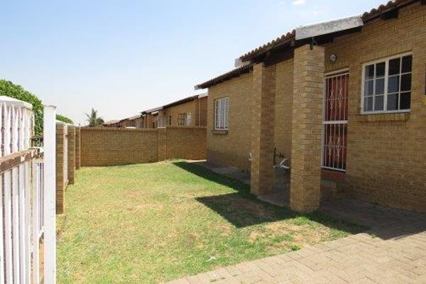 Available Immediately

This alone standing 3 bedroom, 1 bathroom house with garden 
Key features include:

• 1  Garage for secure ...