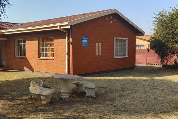 Three-bedroom house located in Vanderbijlpark CE 2 on Auction.
Please note - Only ...