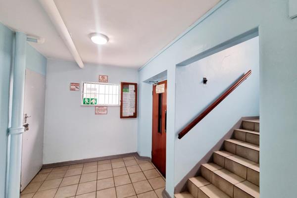 Discover a bright and welcoming 2 bedroom 1 bathroom in a secure complex.

Perfectly positioned for easy access to schools, shop ...