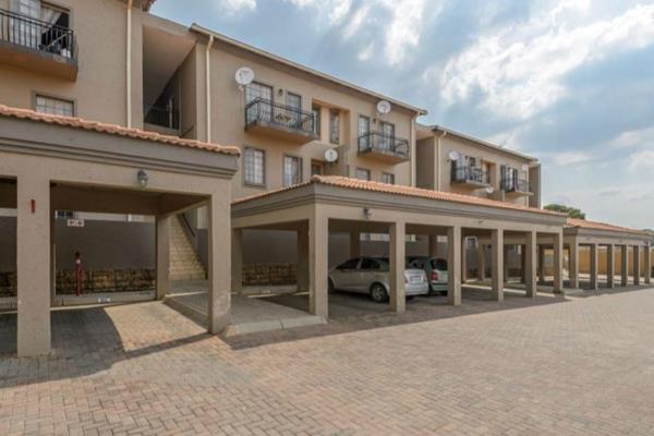 3 Bedroom ground floor unit for sale

Norkem Manor, Norkem Park
Asking price = R850 000

This unit offers:
3 Bedrooms
2 ...