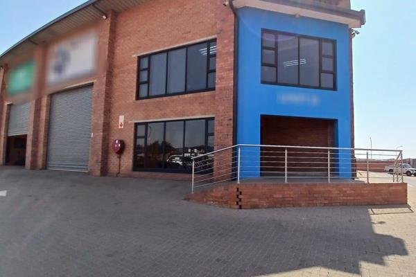 Discover this modern, recently built industrial warehouse, ideally situated near all main routes for easy access. Perfect for delivery ...