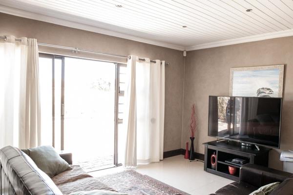 Situated in the beautiful Parklands , part of the popular Blouberg area,  this fully furnished one bedroom apartment awaits you.  ...