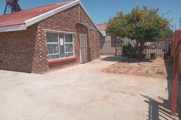 NSFAS Accredited Student Accommodation Investment Opportunity

This fully furnished, NSFAS-accredited 7-room student accommodation ...