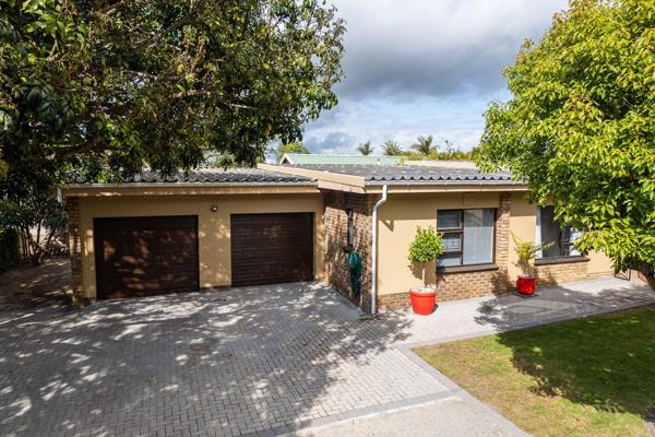 **Dual Mandate**

Buy or sell with Rawson and stand a chance to win a R2 million luxury apartment!

This well maintained home is available for the next family. Centrally located in George South close to the schools and other ...