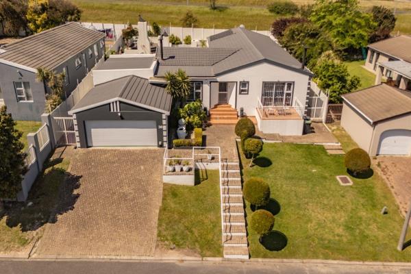 Stunning 4-Bedroom Family Home with Flatlet and Study in De Bron, Kenridge

Welcome to this spacious four-bedroom home in the highly ...