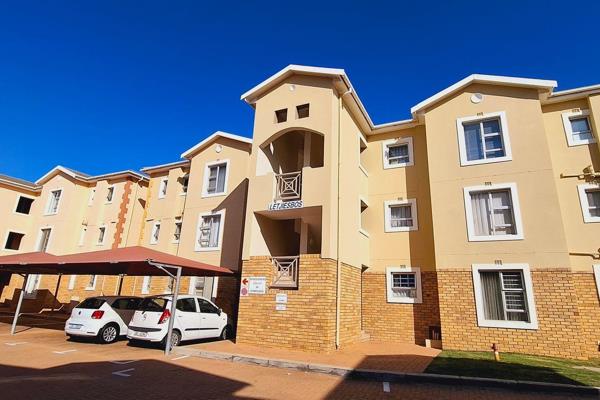 This three-bedroom flat, situated on the third floor in Hartenbos, offers a modern and comfortable living space. The main living area ...