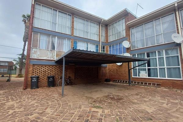 Lovely 2-bed apartment to let.

Prepaid electricity, water will be billed.

Contact ...