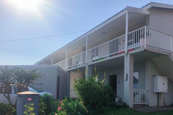 Life Right, 1 Bedroom Apartment in Secure Retirement Complex

Situated in Oudtshoorn North in a popular complex, you will find this ...