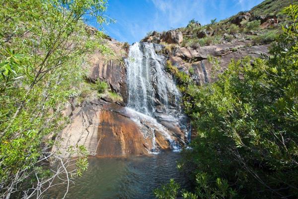 Pure BLISS! This amazing hidden treasure can be found less than 150Km from Cape Town amongst majestic mountains, with waterfalls and ...